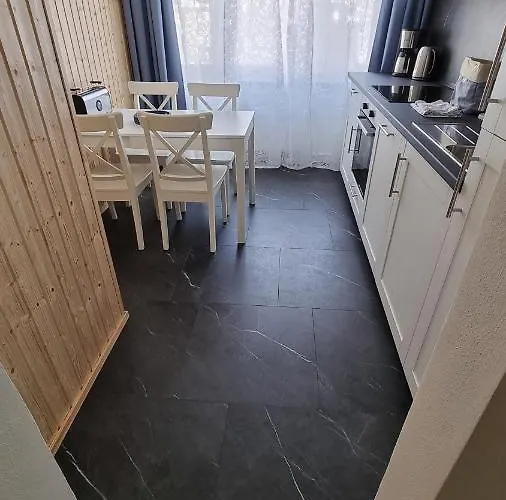 Kirsten Apartament *